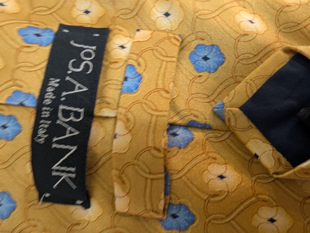 Jos. A. Bank NEW Men's 100% Silk Tie Yellow Blue Floral Pattern Made in Italy